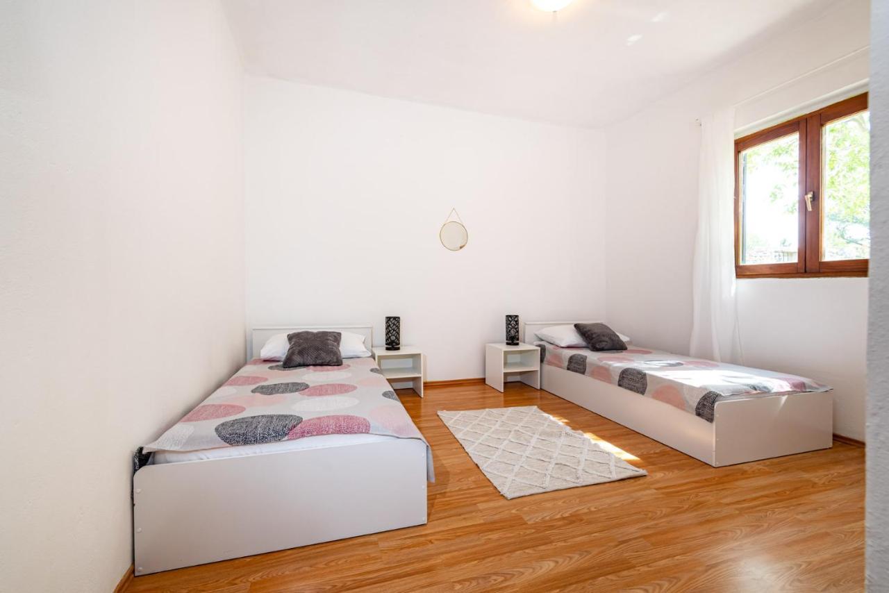 Apartment Marija Novigrad  Екстериор снимка