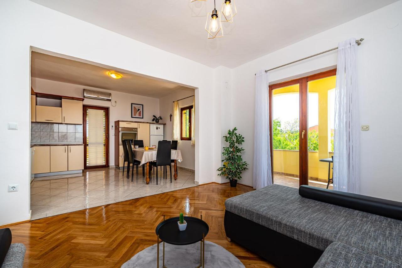 Apartment Marija Novigrad  Екстериор снимка